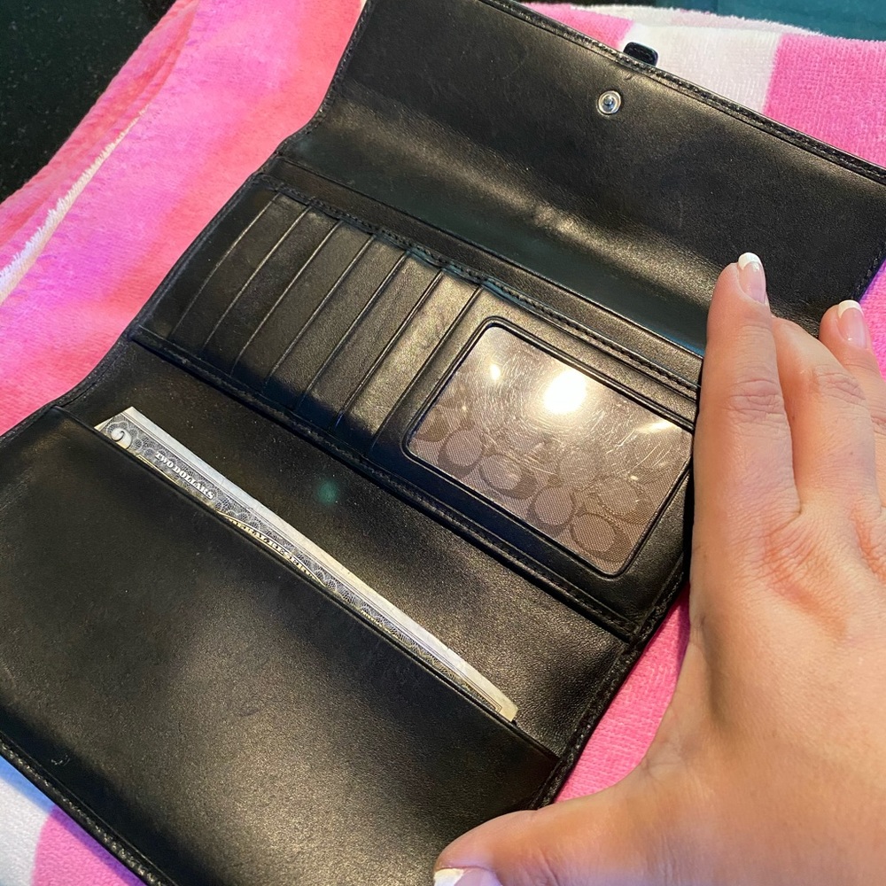 Coach black leather wallet - Picture 3 of 7